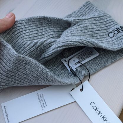 Villane Calvin Klein peapael - Image 5