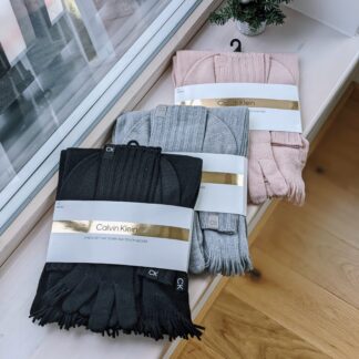 Naiste Calvin Klein komplekt müts + sall + kindad