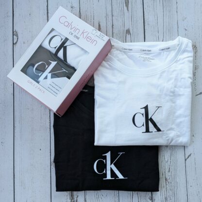 Laste Calvin Klein komplekt (2 t-särki)