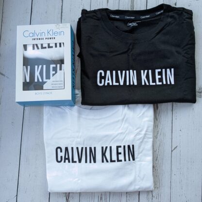 Laste Calvin Klein komplekt. Pakis 2 t-särki.