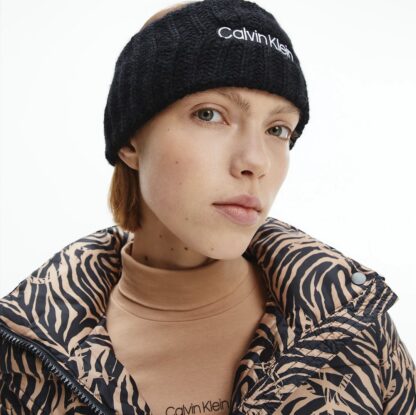 Villane Calvin Klein peapael - Image 4