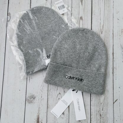 Naiste villane Calvin Klein müts