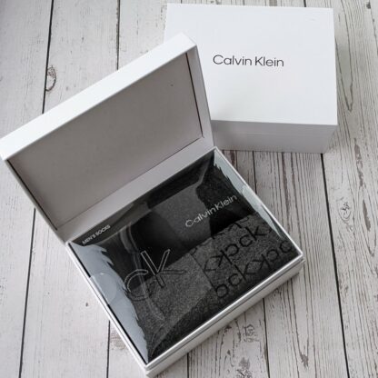 Meeste Calvin Klein sokid kinkekarbis (3 paari)
