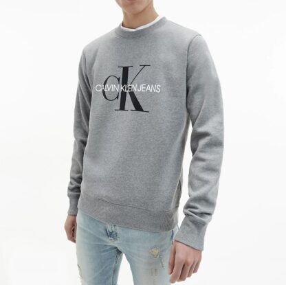 Soe meeste Calvin Klein pusa kaetud fliisiga