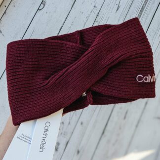 Villane Calvin Klein peapael