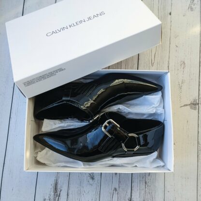 Uued Calvin Klein Lakknahast pandlaga kingad