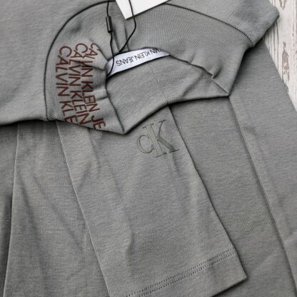 Naiste Calvin Klein kõrge kaelusega pluus (helebeež, hall) - Image 3