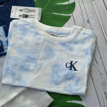 Poiste Calvin Klein kolmene komplekt 2 t-särki + lühikesed püksid - Image 7