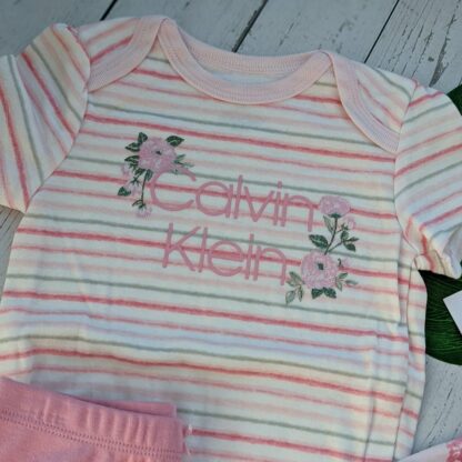 Kolmene komplekt Calvin Klein bodid + püksid (3tk) - Image 3