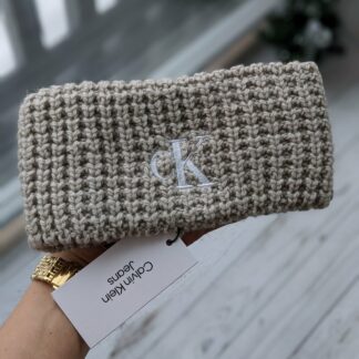 Villane peapael Calvin Klein alpakast (beež)