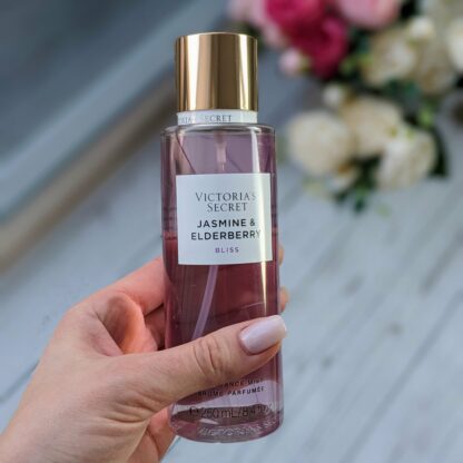 Victoria’s Secret Kehasprei (250ml) Natural Beauty Fragrance Mist - Image 2