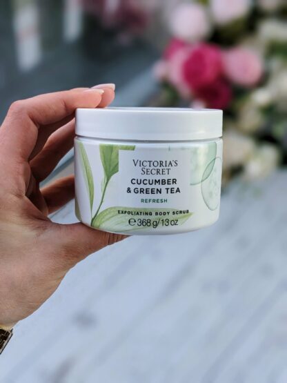 Victoria’s Secret Natural Body Scrub Cucumber & Green Tea kehakoorija (368g) - Image 3