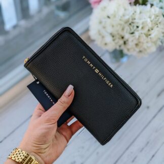 Tommy Hilfiger rahakott (must)