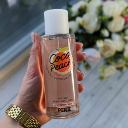 Victoria’s Secret PINK Kookose Virsiku komplekt (Kehasprei 250ml + Sära andev kehaõli 236ml) - Image 11