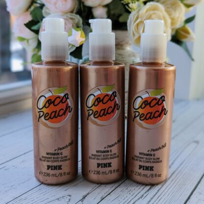 Victoria’s Secret PINK Kookose Virsiku komplekt (Kehasprei 250ml + Sära andev kehaõli 236ml) - Image 3