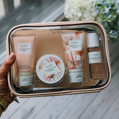 Victoria's Secret Coconut Milk & Rose kinkekomplekt (Kosmeetikakott + Mist + Lotion + Scrub + Wash) - Image 2