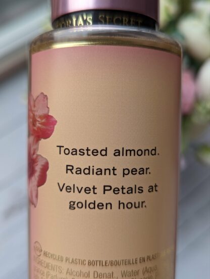 Victoria’s Secret Kehasprei Velvet Petals Golden (250ml) - Image 2