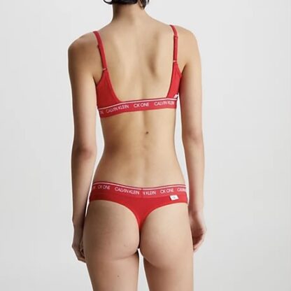 Calvin Klein kahene komplekt kinkekarbis (rinnahoidja + stringid) - Image 4