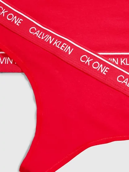 Calvin Klein kahene komplekt kinkekarbis (rinnahoidja + stringid) - Image 7