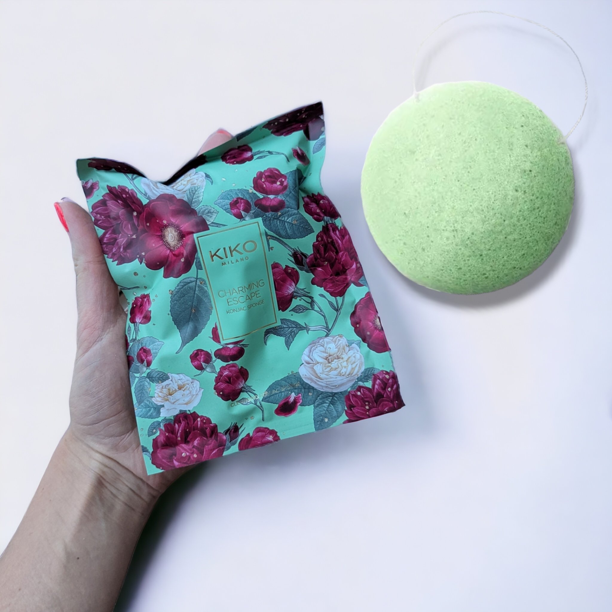 Puhastav näokäsn KIKO Milano Charming Escape Konjac Sponge SUPERSTORE