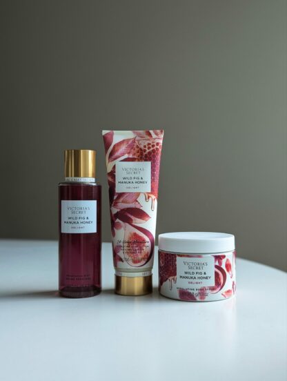 Victoria’s Secret Wild Fig & Manuka Honey Komplekt (Kehasprei + Kehalosjoon + Kehakoorija) - Image 10