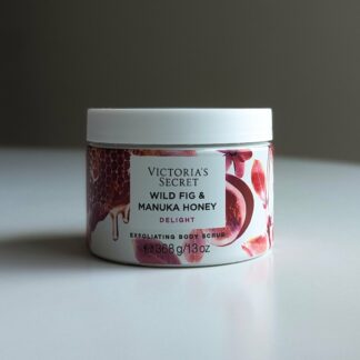 Victoria’s Secret kehakoorija Wild Fig & Manuka Honey (368g) Natural Beauty Exfoliating Body Scrub