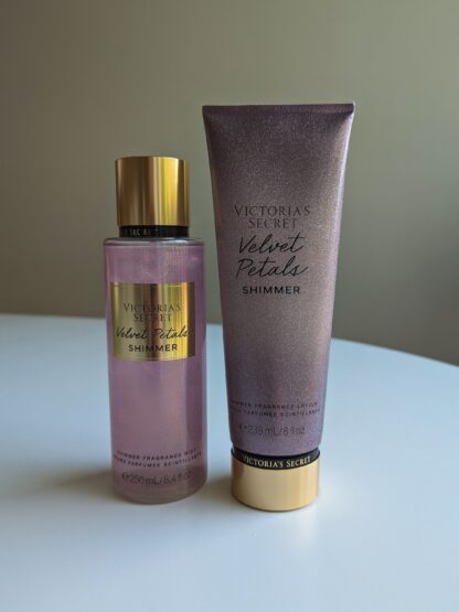 Victoria’s Secret Velvet Petals Shimmer Komplekt (Kehasprei + Kehalosjoon) - Image 4